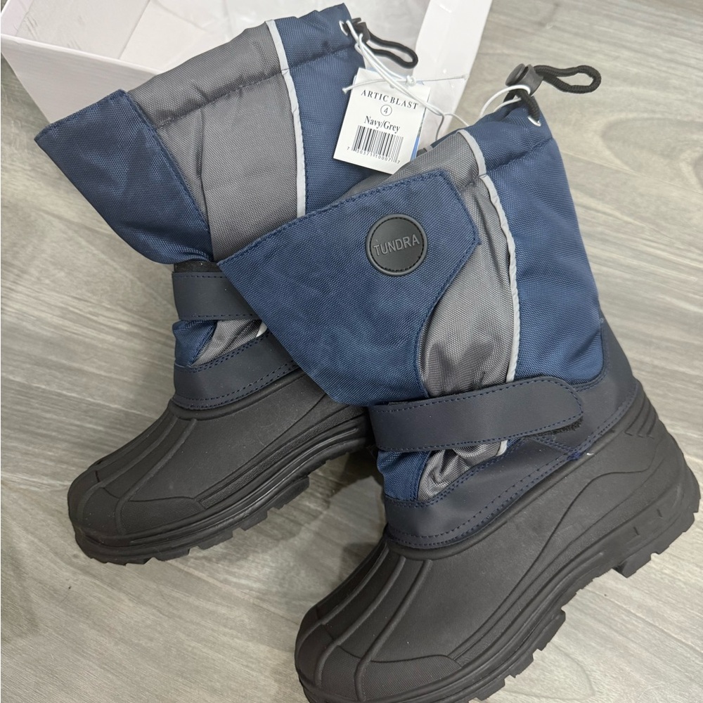 NWT Kids Tundra Arctic Blast Navy and Gray snow winter Boots